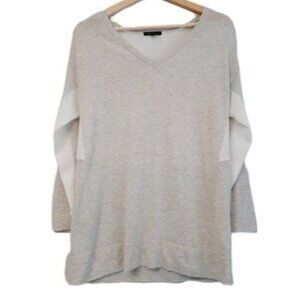 RW&CO V-neck Light Sweater Colorblock Grey & White Sz XS
